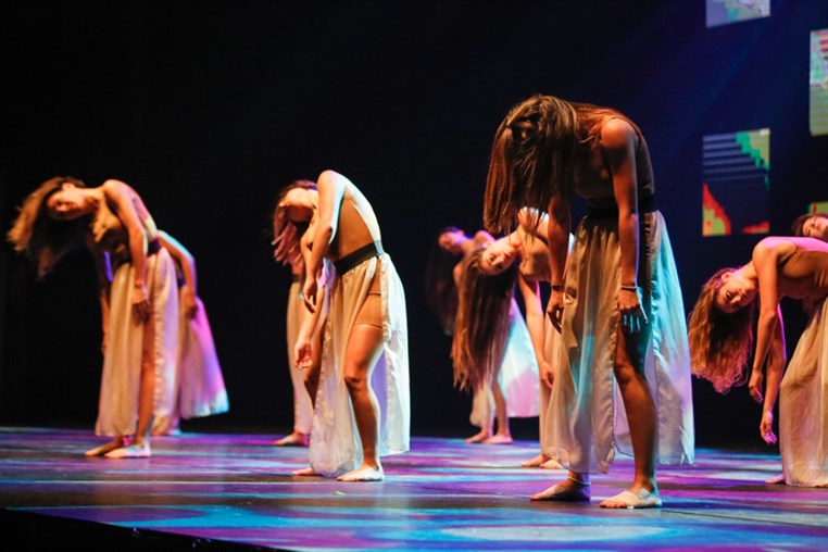 Tribe Dance Hold Your Dream 